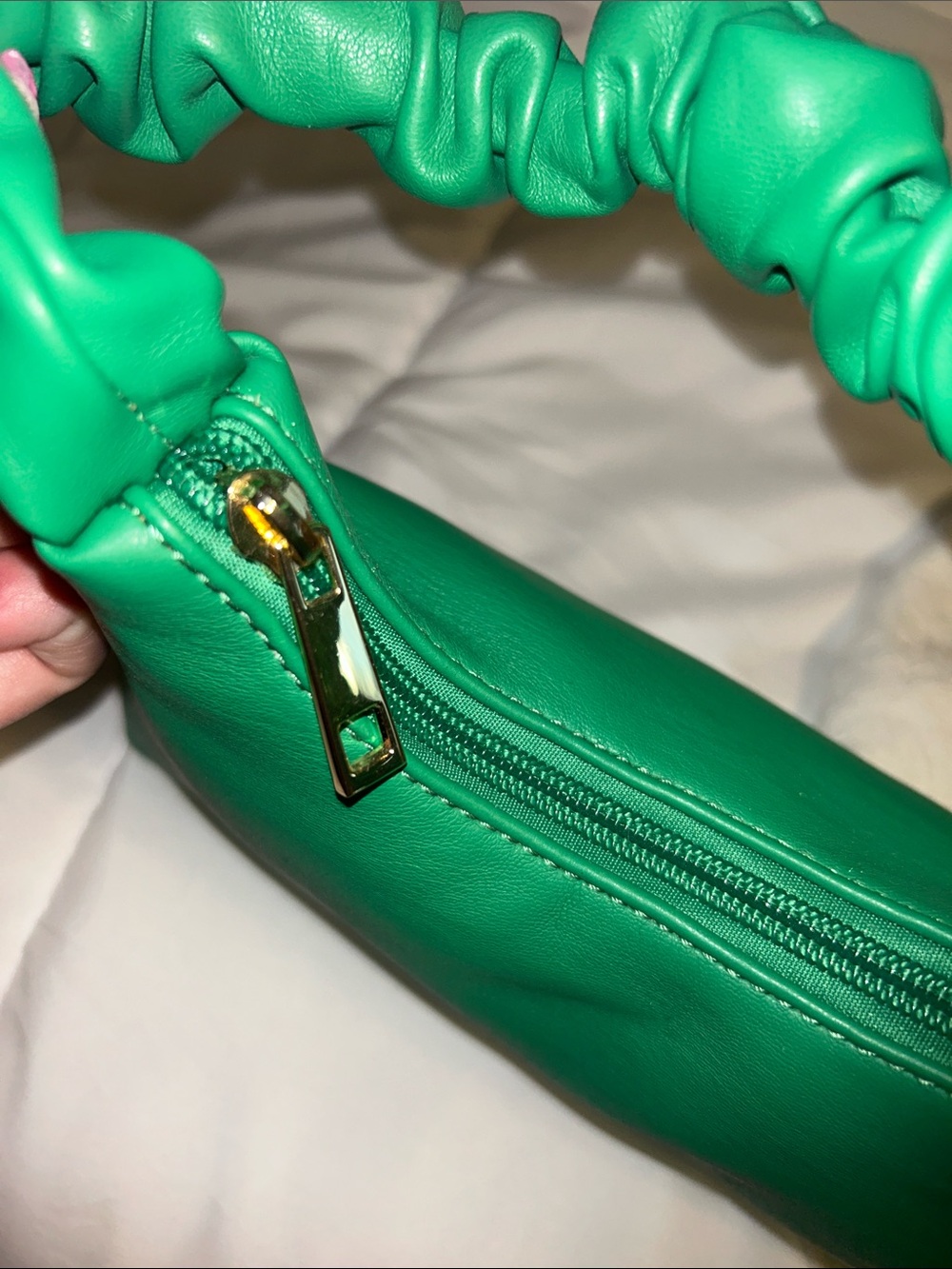 Green Ruched Handle Shoulder Bag - Picture 4 of 5